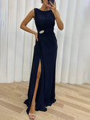 Tamara – Lässiges plissiertes ärmelloses Maxikleid mit Rundhalsausschnitt und Seitenschlitz