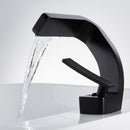 FlexFlow – Moderner geschwungener Küchenhahn mit glattem Entwerfen