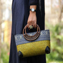 Alyssa – Handgefertigte Handtasche mit lebendigen Musterdetails und Reißverschlussfach