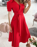 Aria - A Line Kleid mit kurzen Ärmeln und lockerer Passform
