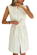Lina – Lässiges ärmelloses Schlitzkleid mit Knöpfen und Taillengürtel