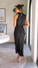 Mia - Elegantes Armelloses Kleid Mit Hohem Ausschnitt