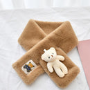 BearHug - Weicher und warmer Schal mit verspieltem Plüschbär Gestaltung