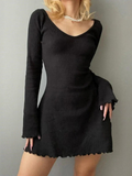 Leonie - Stylisches Midikleid mit V Ausschnitt und langen Ärmeln