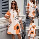 Hanna – Bedrucktes Midikleid mit langen Ärmeln und Knopfdetails