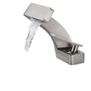 FlexFlow – Moderner geschwungener Küchenhahn mit glattem Entwerfen