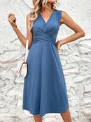 Lucy - Elegantes Armelloses Midikleid Mit V Ausschnitt