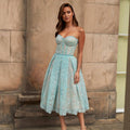 Sophia – Elegant geschnittenes ärmelloses Midikleid mit stylischem Look