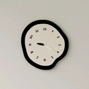CalmTick – Moderne geräuschlose Wanduhr mit künstlerischer Form für einzigartiges Dekor