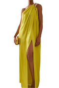 Leona – Elegantes Eine Schulter Longkleid mit Seitenschlitz