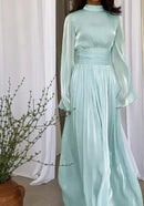 Marla – Modisches Maxikleid mit plissierter Taille und langen Ärmeln