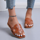 Nora – Trendy flache Slide-Sandalen mit breiter Riemenanordnung und offenem Zehendesign