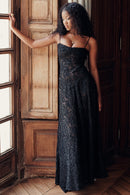 Laura – Stilvolles ärmelloses Kleid mit dünnen Trägerdetails und Blumendruck