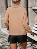Sandra - Kuscheliger Rollkragenpullover mit langen Ärmeln und Fransenmuster