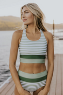 Luna – Sportliches zweiteiliges Beachwear-Set mit Hoch-Taille-Hose