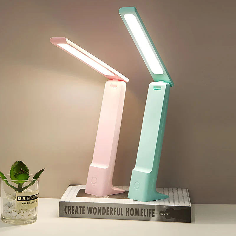 Schreibtischlampe mit einstellbarer Helligkeit