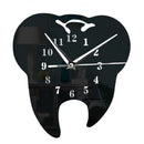 MechLite – Moderne Wanduhr mit reflektierendem Oberflächendesign