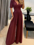 Klara – Stylischer weitem Bein Overall mit V Ausschnitt und kurzen Ärmeln