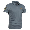 Leo – Klassisches Poloshirt mit Knopfleiste und Ärmelpatch-Detail