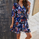 Elvie - Minikleid mit Blumendruck kurzen Ärmeln und V-Ausschnitt