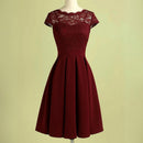 Zohra – Stylisches Midikleid mit Rundhalsausschnitt und eleganter Passform