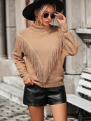 Sandra - Kuscheliger Rollkragenpullover mit langen Ärmeln und Fransenmuster