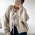 Emilia – Warme Langarm Strickjacke mit lockerer Passform und Rundhalsausschnitt