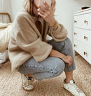 Sophia - Langärmelige Strickjacke mit Rundhalsausschnitt und Knopfleiste