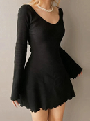 Leonie - Stylisches Midikleid mit V Ausschnitt und langen Ärmeln