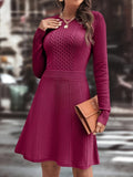 Lina - Elegantes Strickkleid mit Rundhalsausschnitt und Rüschen