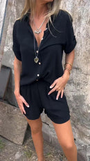 Lina – Zweiteiliges Set mit Kurzarmhemd und lockeren Taschen Kurze Hosen