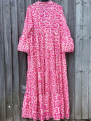 Clara - Schickes rosa Maxikleid mit Leopardenmuster