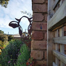 GoatPeek - Piepsende Ziege Kunstwerk mit natürlicher Textur für Garten und Heimdekoration