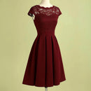 Zohra – Stylisches Midikleid mit Rundhalsausschnitt und eleganter Passform