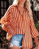 Lina – Gestreifte Bluse mit Knopfleiste und Fronttasche