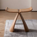 CalmSeat – Geformte geschwungene Bank mit eleganter Kreuzbeinstütze