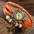 Hannah – Mehrschichtige Armbanduhr mit Schmetterlingsdesign und analogem Zifferblatt