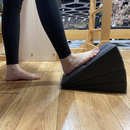 FormAlign – Verstellbarer Stützblock mit kontrolliertem Standdesign