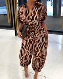 Nora – Bedruckter Jumpsuit mit Knopfleiste und kurzen Ärmeln