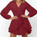Simone - Modisches Minikleid mit tiefem V-Ausschnitt und Gürtel und Laternenärmeln