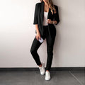 Hannah - Blazer mit Reverskragen und schmal geschnittener Hose im zweiteiligen Set
