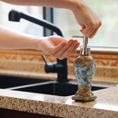 SoapAura – Eleganter Seifenspender mit schlankem Entwerfen für stilvolle Badezimmerdekoration