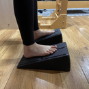 FormAlign – Verstellbarer Stützblock mit kontrolliertem Standdesign