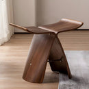 CalmSeat – Geformte geschwungene Bank mit eleganter Kreuzbeinstütze