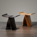 CalmSeat – Geformte geschwungene Bank mit eleganter Kreuzbeinstütze