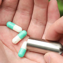 MarkSafe – Kompakt Pillendose mit Schlüsselanhänger für den einfachen Einsatz auf Reisen