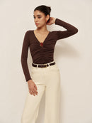 Laura – Stylisches Langarm Top mit tiefem V Ausschnitt