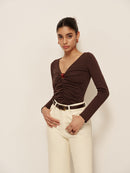 Laura – Stylisches Langarm Top mit tiefem V Ausschnitt