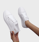 Beatrix - Stylische niedrig geschnittene Schnürsneakers mit seitlichen Details und sicherer Passform