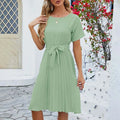 Anita - Lässiges knielanges Kleid mit Gürtel und kurzen Ärmeln